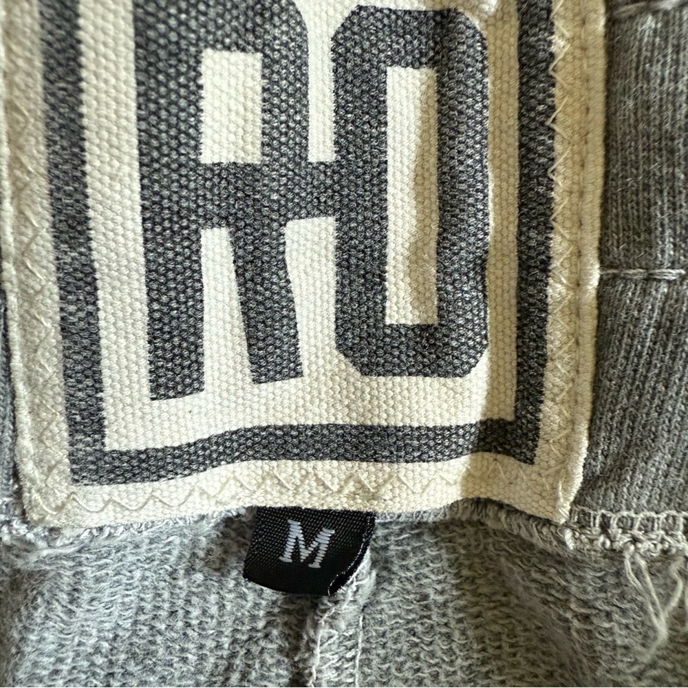 ROOTS OF FIGHT X BRUCE LEE RARE CHARCOAL GRAY SHORTS WITH POCKETS SIZE MEDIUM - Picture 6 of 8